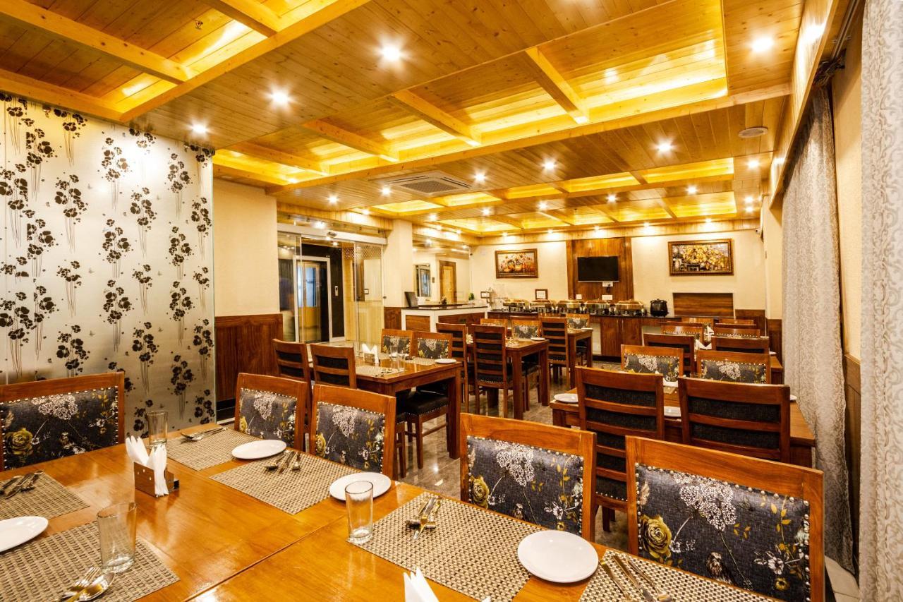 Suryansh Regency Manali Centrally Heated Air Cooled With Private Balconies Manāli Exteriör bild