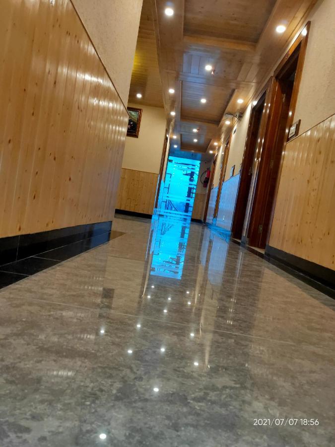 Suryansh Regency Manali Centrally Heated Air Cooled With Private Balconies Manāli Exteriör bild
