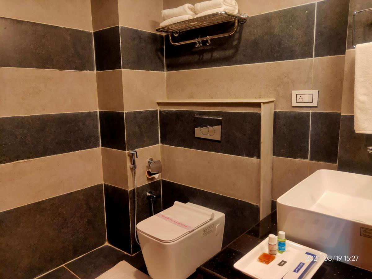 Suryansh Regency Manali Centrally Heated Air Cooled With Private Balconies Manāli Exteriör bild