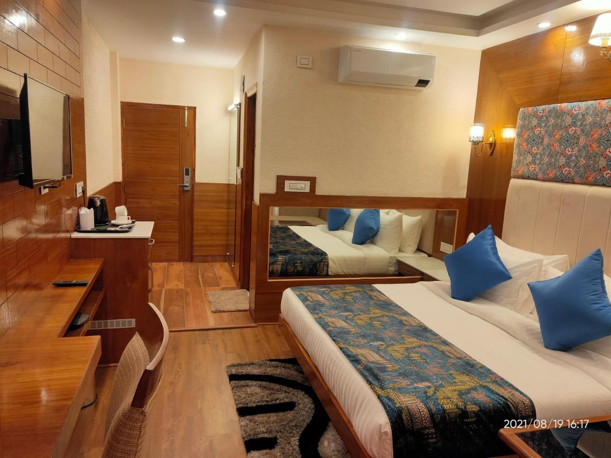 Suryansh Regency Manali Centrally Heated Air Cooled With Private Balconies Manāli Exteriör bild